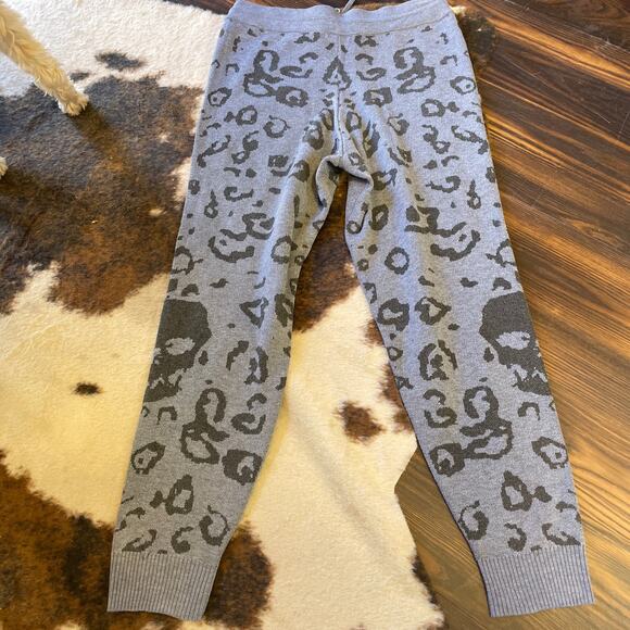 FATE Knit Comfy Jogger Pants Cheetah Print - Picture 3 of 10